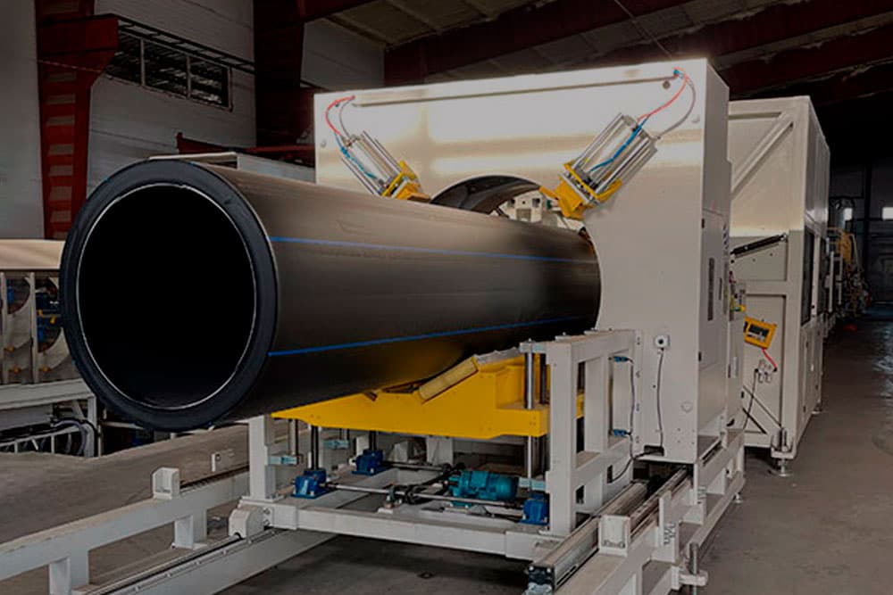 Полиэтиленовая труба большого диаметра в экструзионной линии завода Pipe-Plast