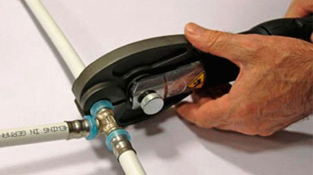 Как соединить пластиковые трубы